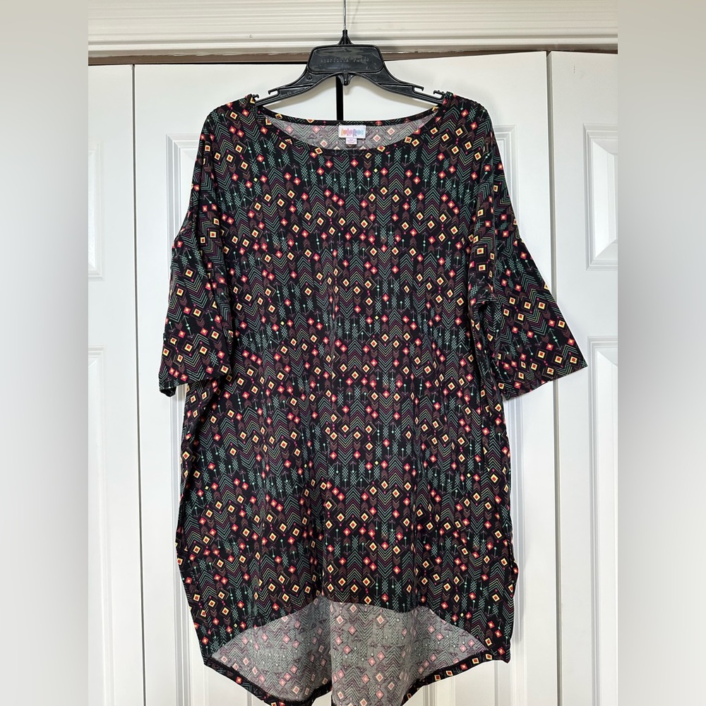 Medium Lularoe Irma Tunic